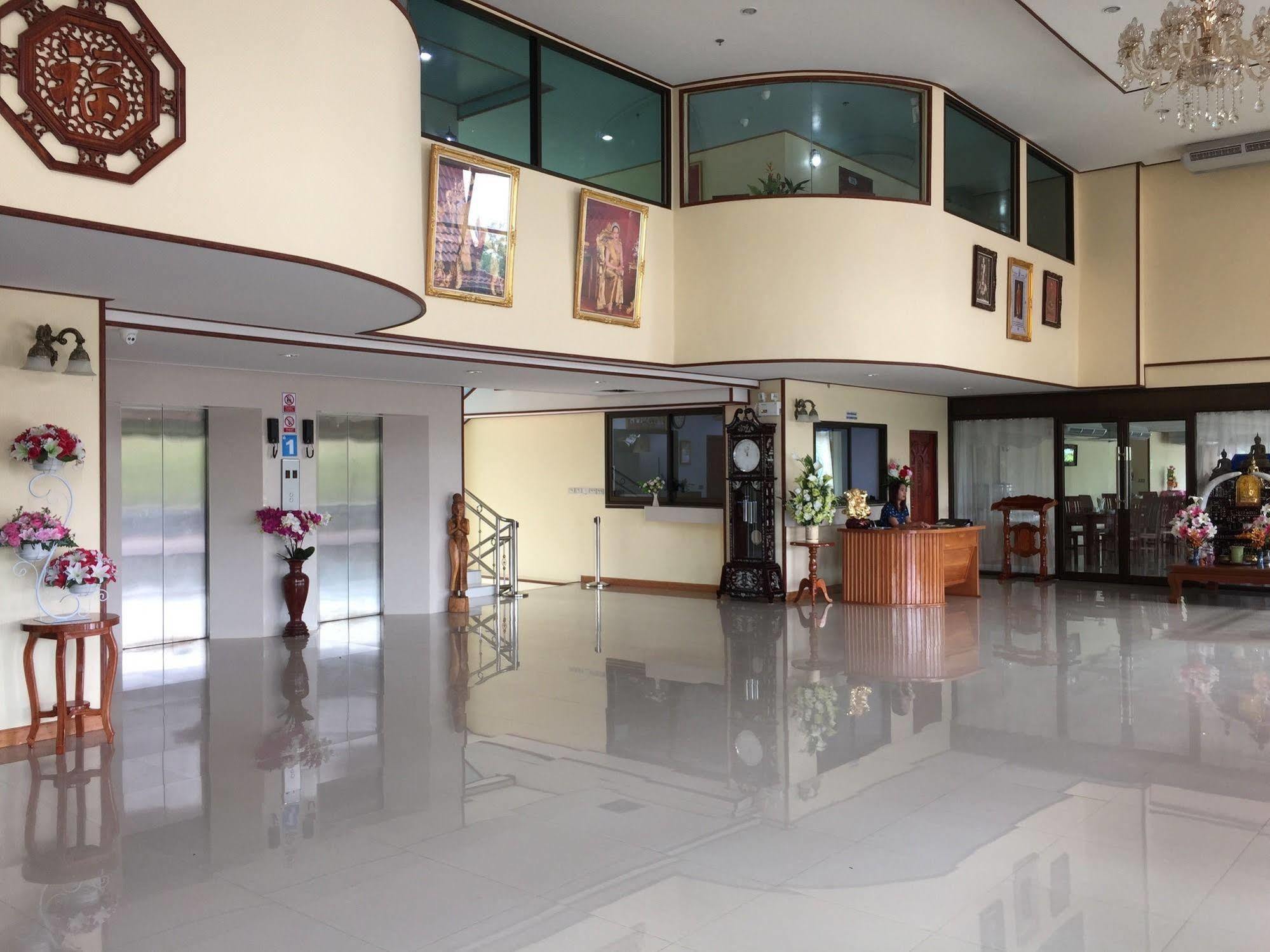 Toh Buk Seng Ayutthaya Hotel Exterior photo
