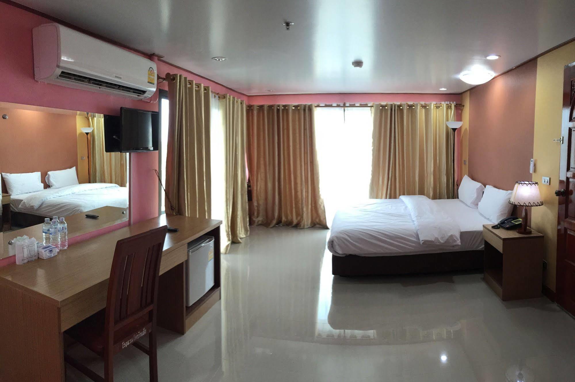 Toh Buk Seng Ayutthaya Hotel Exterior photo