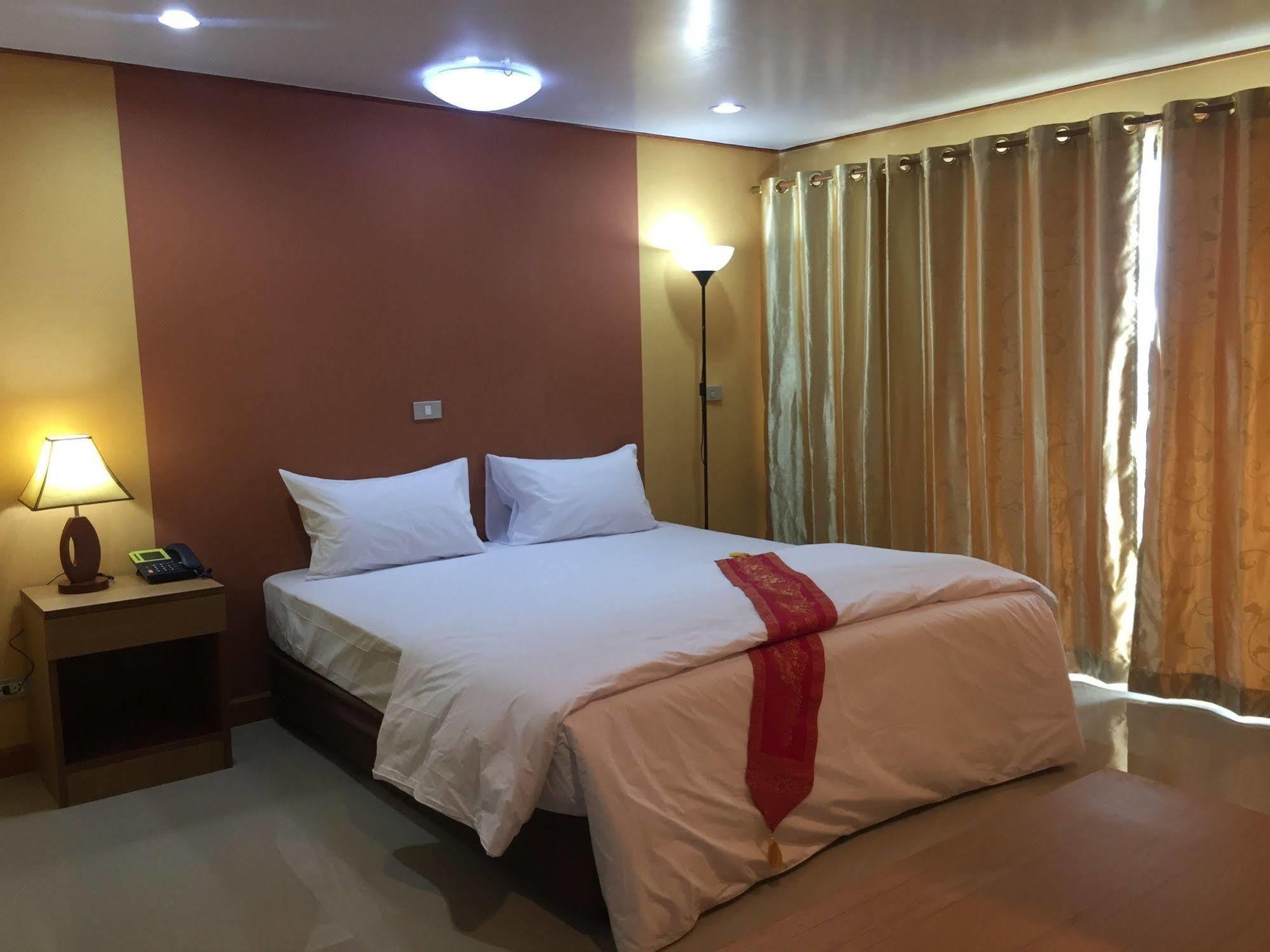 Toh Buk Seng Ayutthaya Hotel Exterior photo